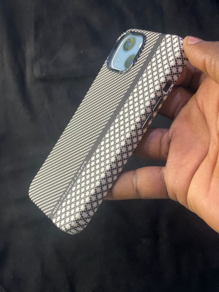 Pochette iPhone Design Carbone et Damier - Safety Protection