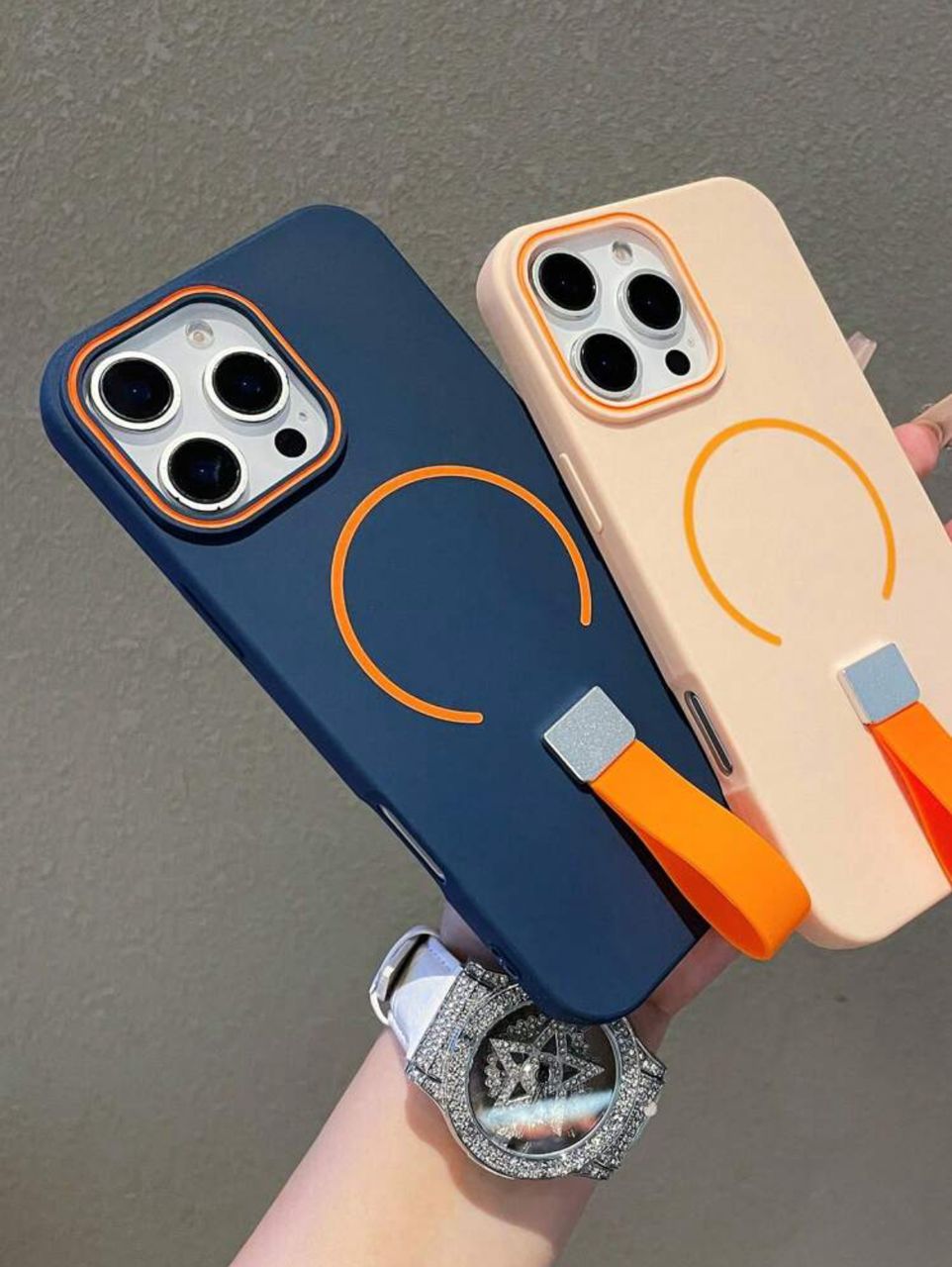 Coque iPhone 15 Pro Max MagSafe avec Dragonne - Protection Premium